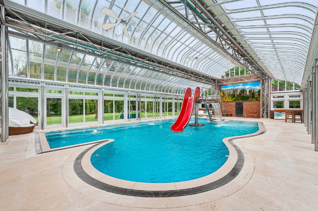 Interior shot of 160 Ox Pasture's indoor pool. 