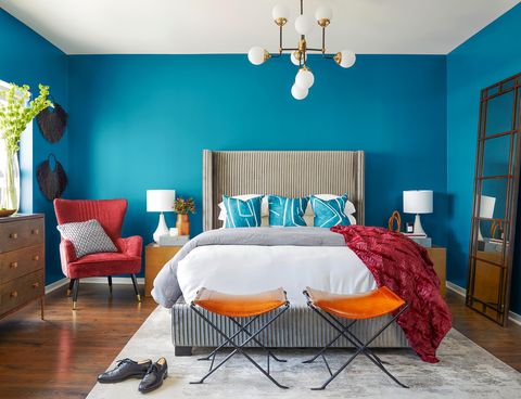 blue wall bedroom